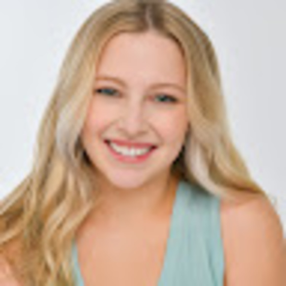 Meet your Posher, Jennifer - Picture 1 of 1